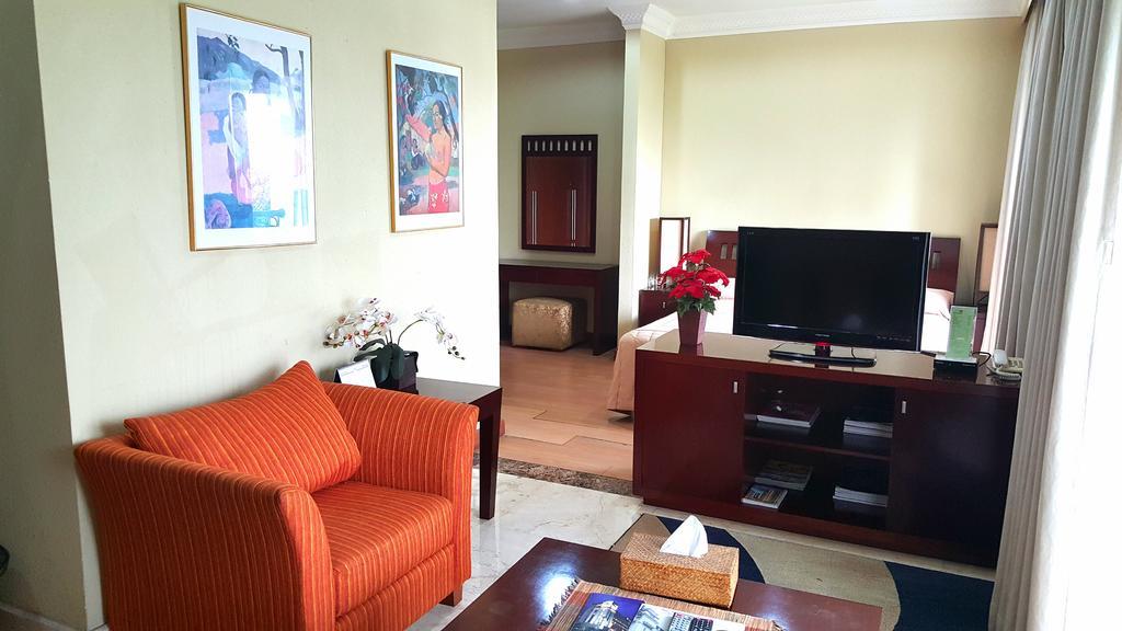 Roosseno Plaza Serviced Apartment จาการ์ตา ภายนอก รูปภาพ