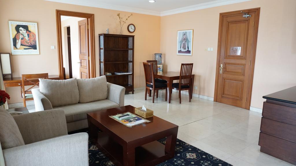 Roosseno Plaza Serviced Apartment จาการ์ตา ภายนอก รูปภาพ