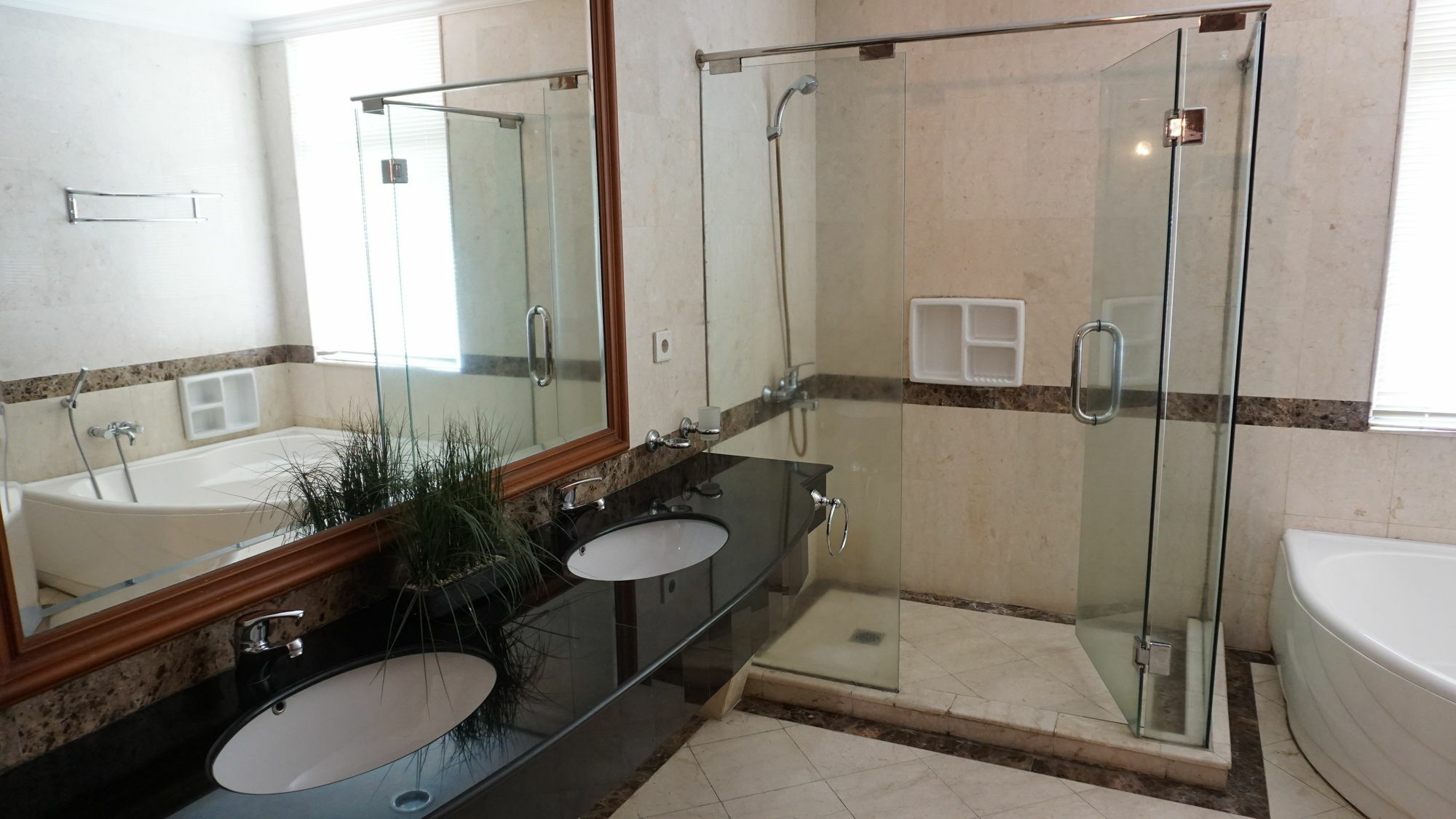 Roosseno Plaza Serviced Apartment จาการ์ตา ภายนอก รูปภาพ